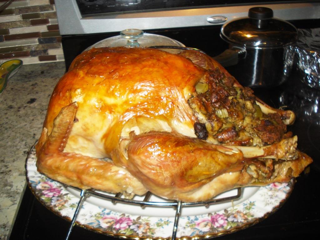 Country Turkey Dinner - Traditional  Turkey Dinner with Stuffing - how to cook a turkey