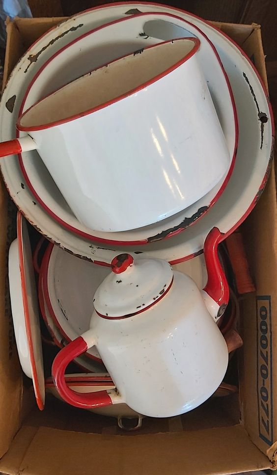 Red and White enamelware Display - unboxing of red farmhouse kitchenware for red farmhouse kitchen - enamelware pots
