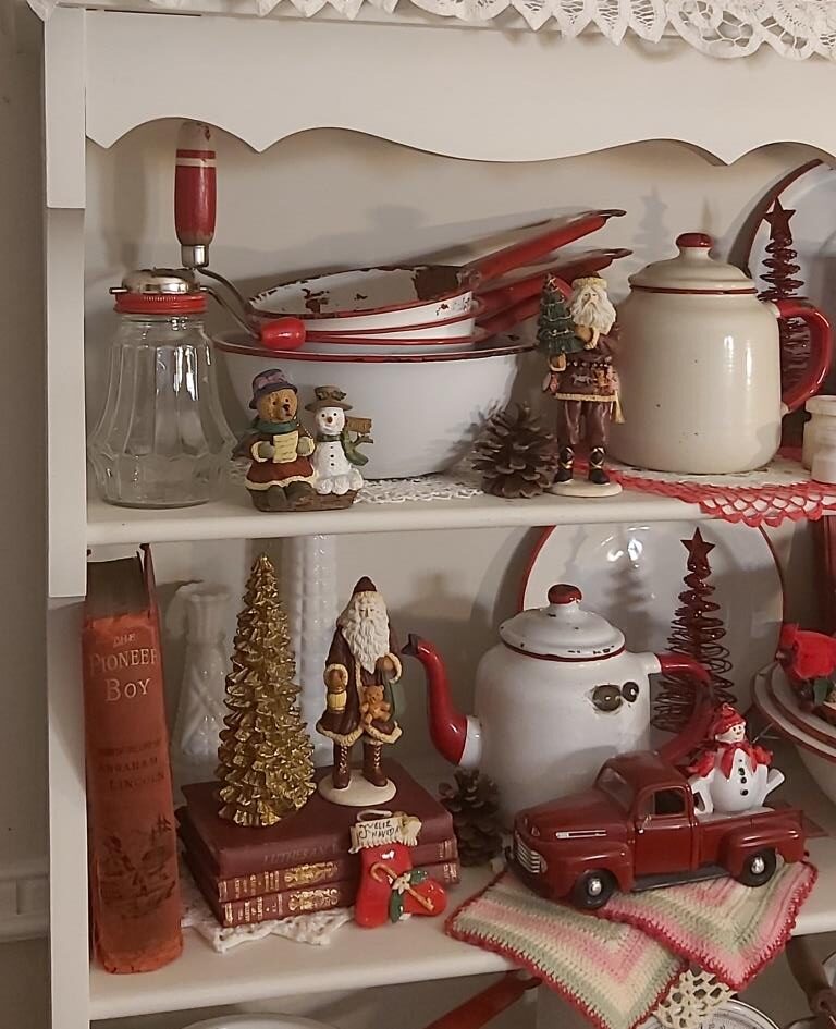 Red and White Vintage Enamelware display with red vintage kitchenware and vintage red and white enamelware